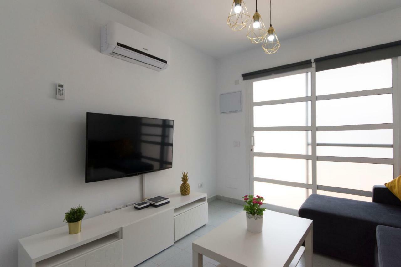 Bungalow With Terrace Near The Beach San Bartolome Bagian luar foto