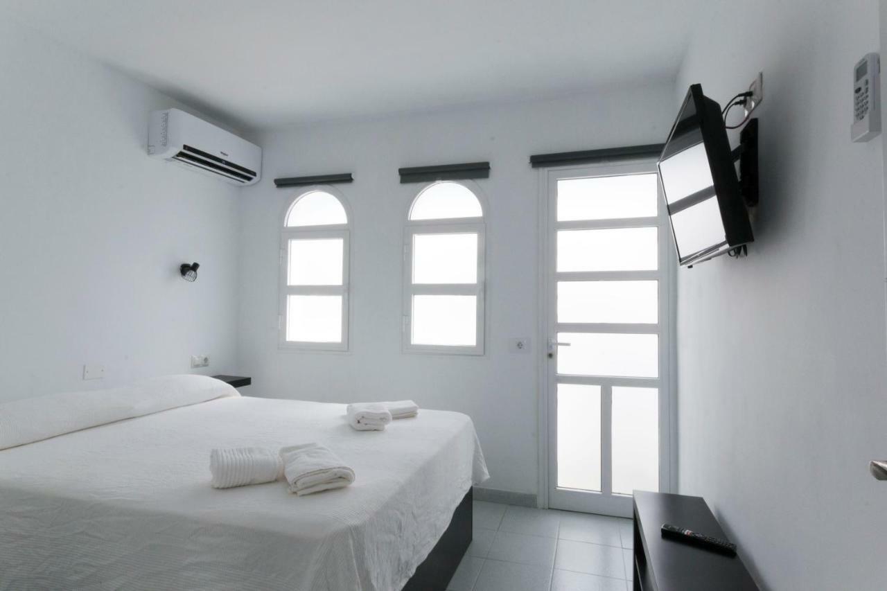 Bungalow With Terrace Near The Beach San Bartolome Bagian luar foto